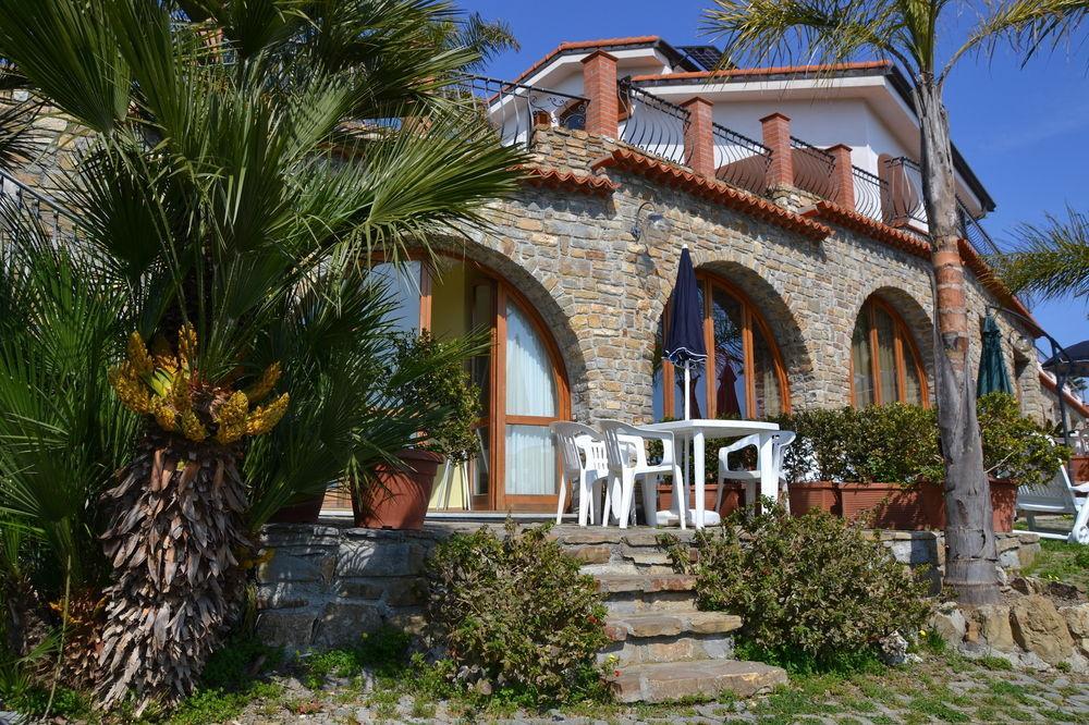 Le Terrazze Appartamenti Vacanze سانريمو المظهر الخارجي الصورة