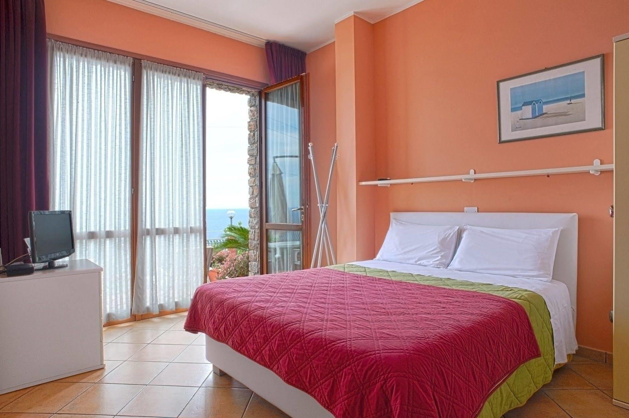 Le Terrazze Appartamenti Vacanze سانريمو المظهر الخارجي الصورة