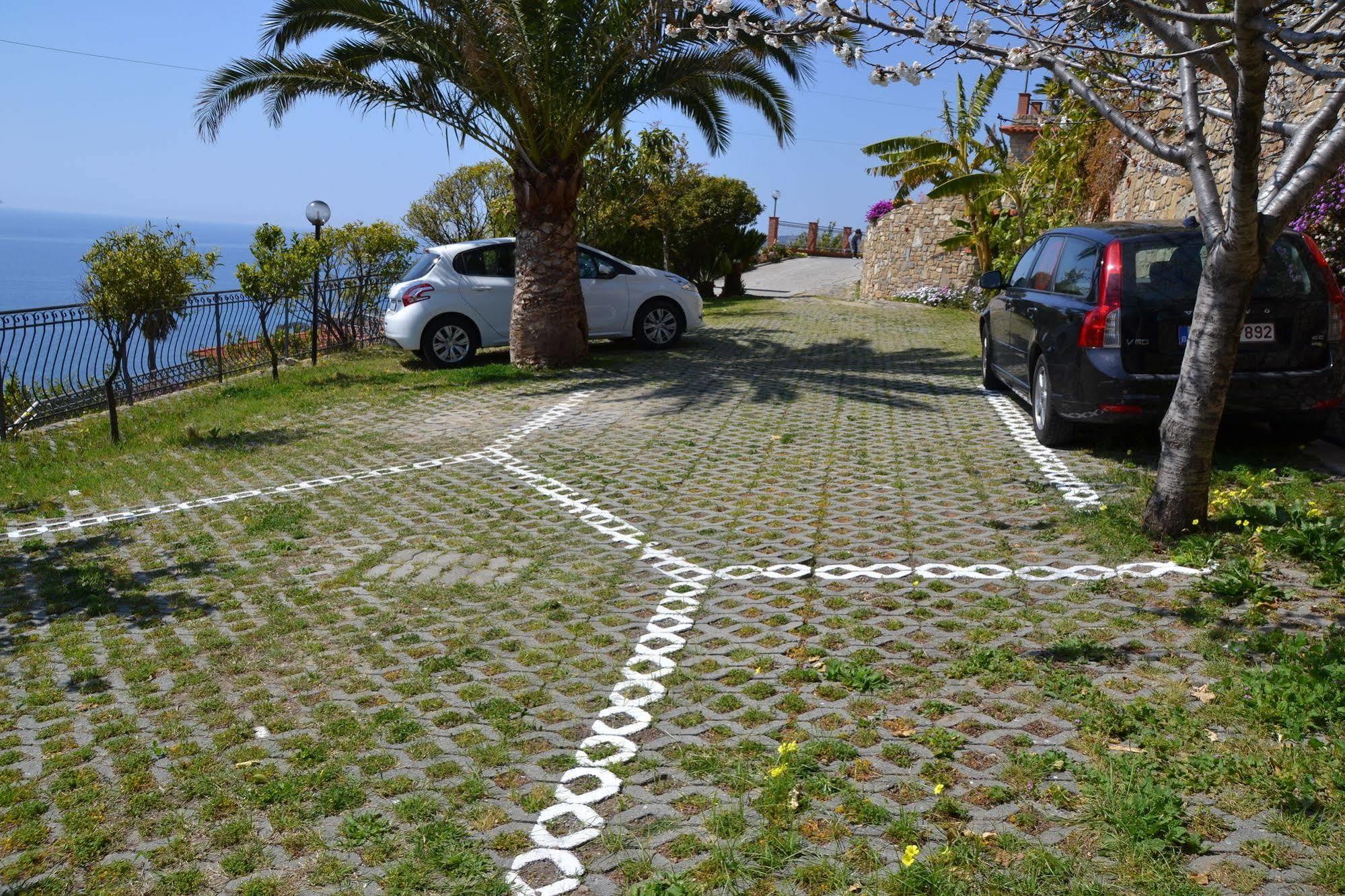Le Terrazze Appartamenti Vacanze سانريمو المظهر الخارجي الصورة