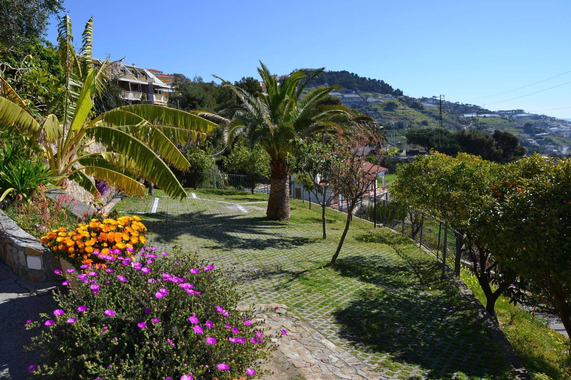 Le Terrazze Appartamenti Vacanze سانريمو المظهر الخارجي الصورة